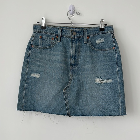 LEVIS NWOT Denim Mini Skirt - Picture 1 of 5